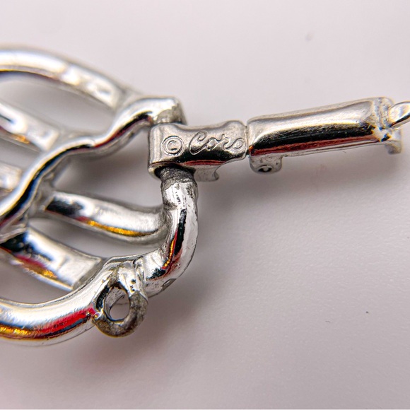 Vintage 1960’s Coro Signed Silver Tone Leaf Cutout Wide Link Bracelet - Picture 11 of 12